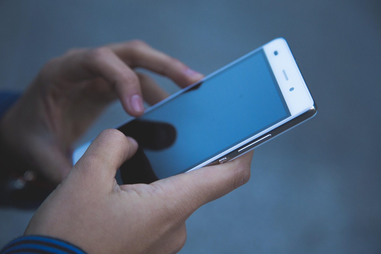 checking IMEI on smartphone screen